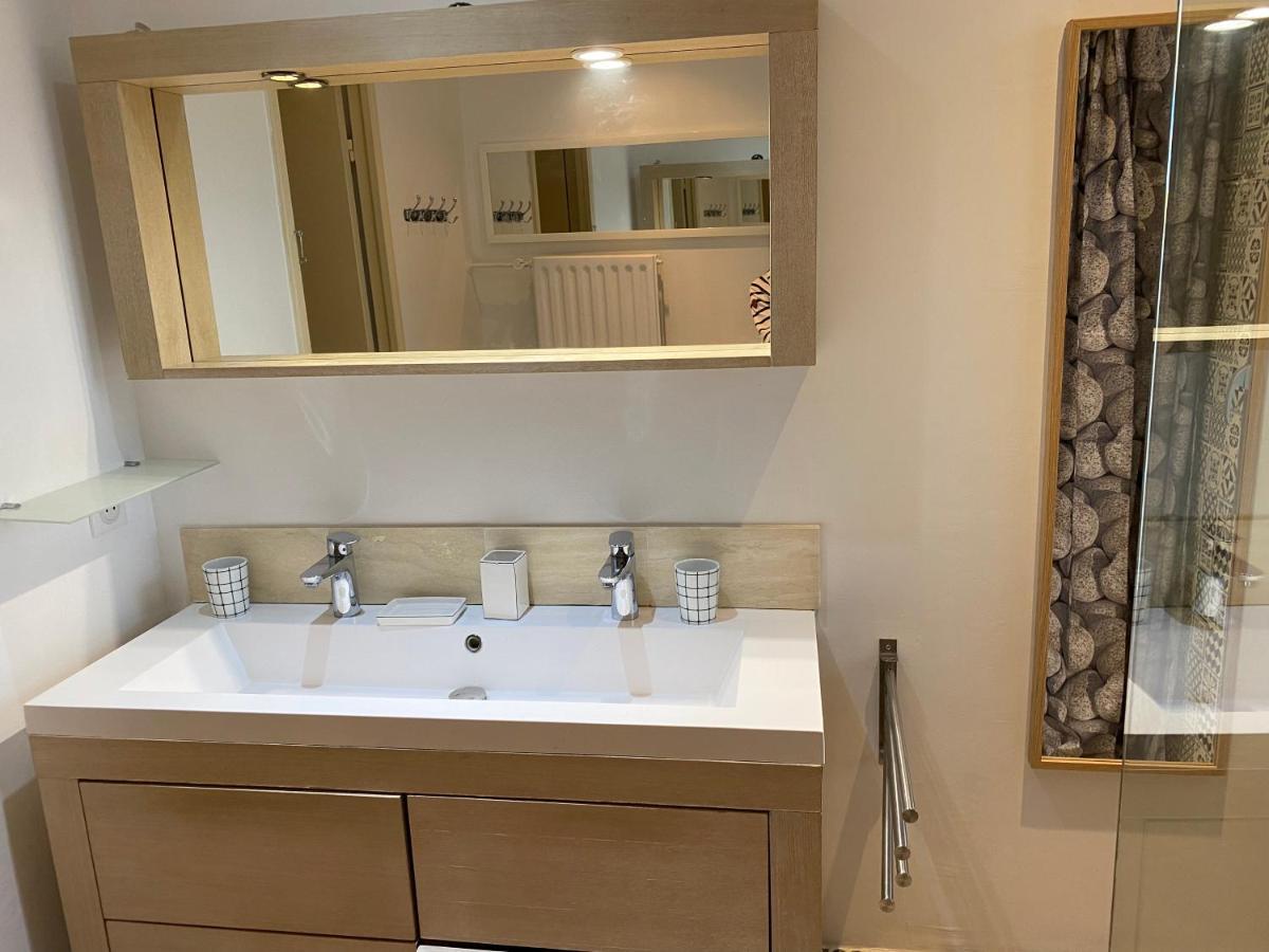 Appartement Lumineux 6 Places Avec Vue Sur Marina Mandelieu La Napoule Luaran gambar